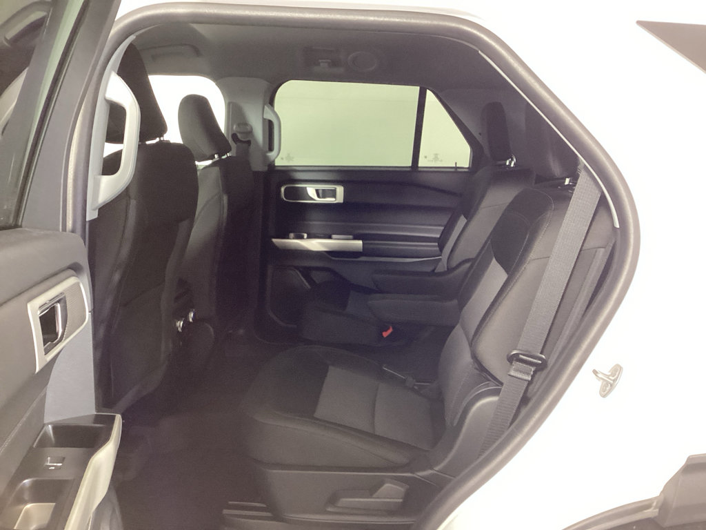 Used 2023 Ford Explorer XLT AWD/4WD image 14
