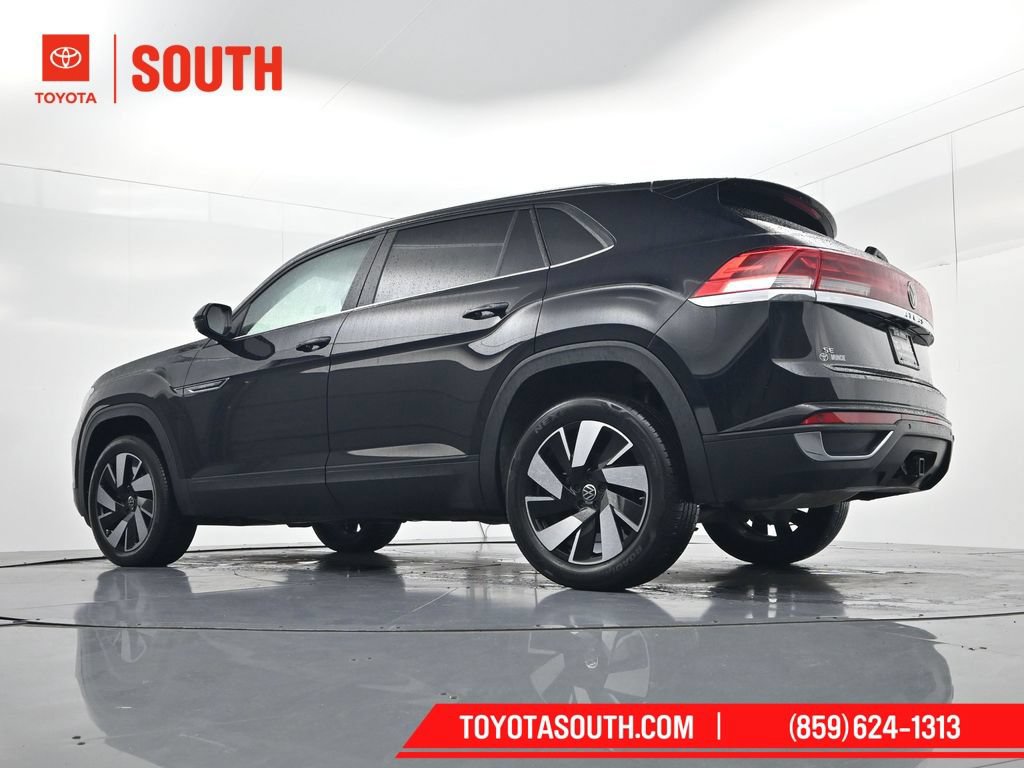 Used 2024 Volkswagen Atlas Cross Sport SE FWD image 48