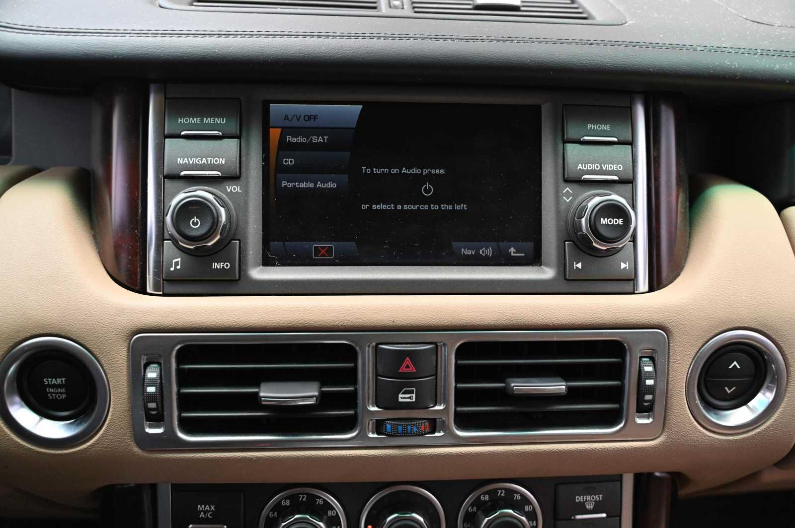 Used 2012 Land Rover Range Rover HSE AWD/4WD image 16