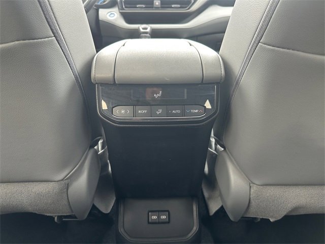 Used 2022 Toyota Highlander XLE image 28
