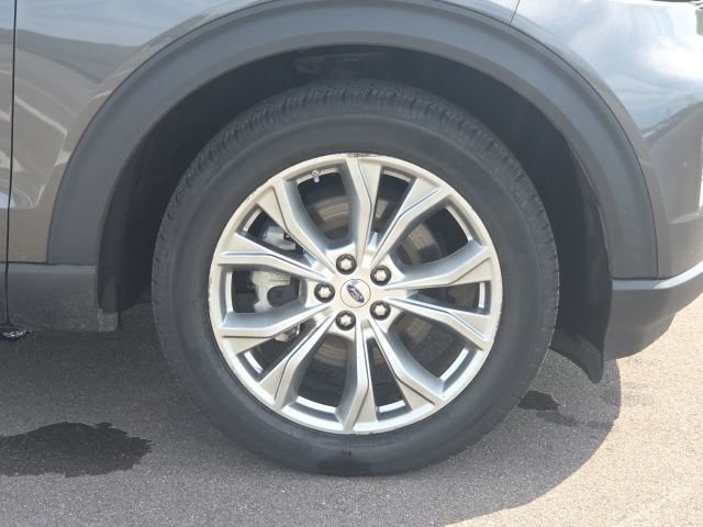 Used 2020 Ford Explorer XLT w/ Equipment Group 202A AWD/4WD image 4