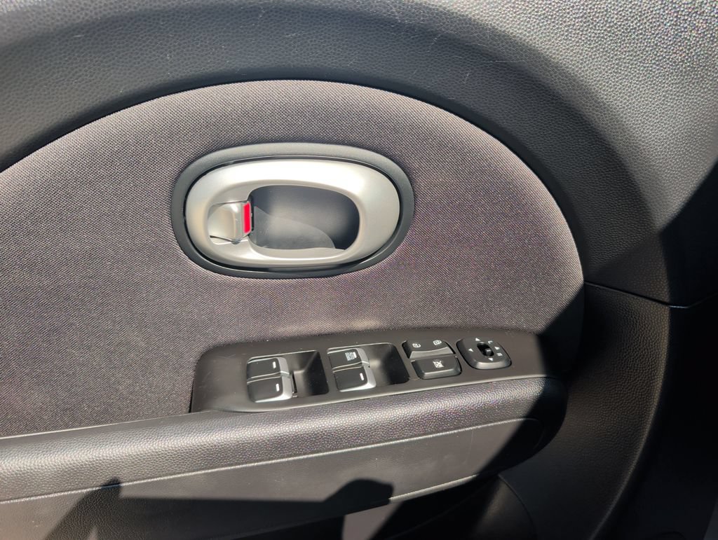Used 2018 Kia Soul FWD image 10