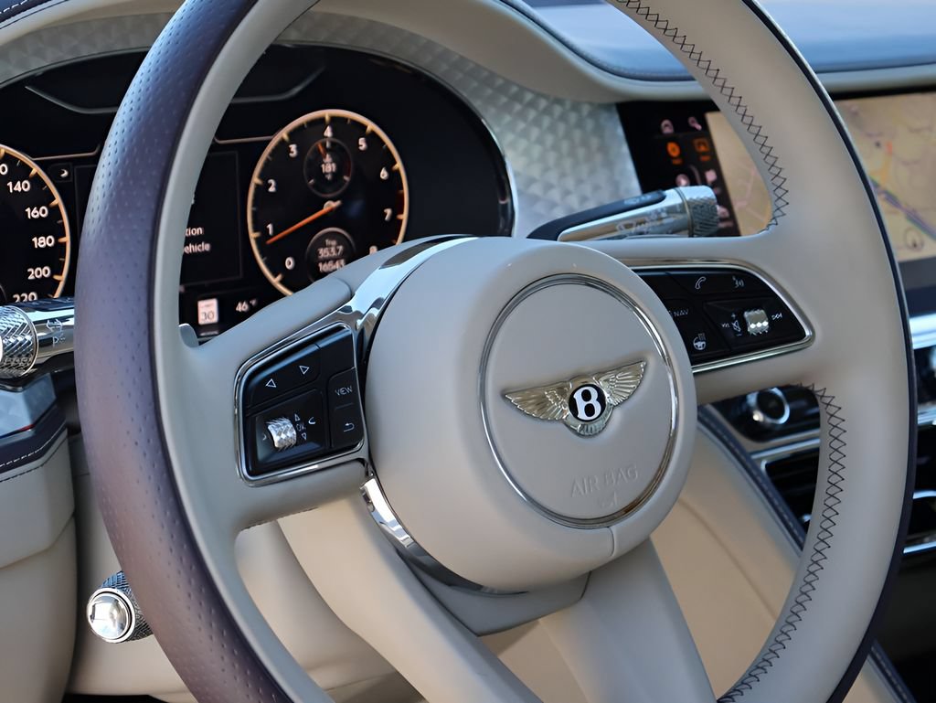 Used 2023 Bentley Flying Spur Azure AWD/4WD image 23
