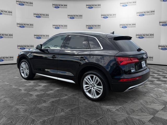 Used 2020 Audi Q5 Premium w/ Premium Plus Package AWD/4WD image 3