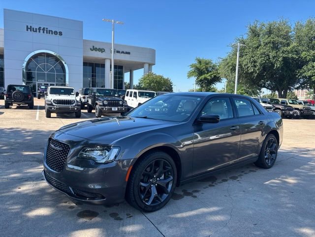Used 2023 Chrysler 300 Touring w/ Sport Appearance Package RWD image 1