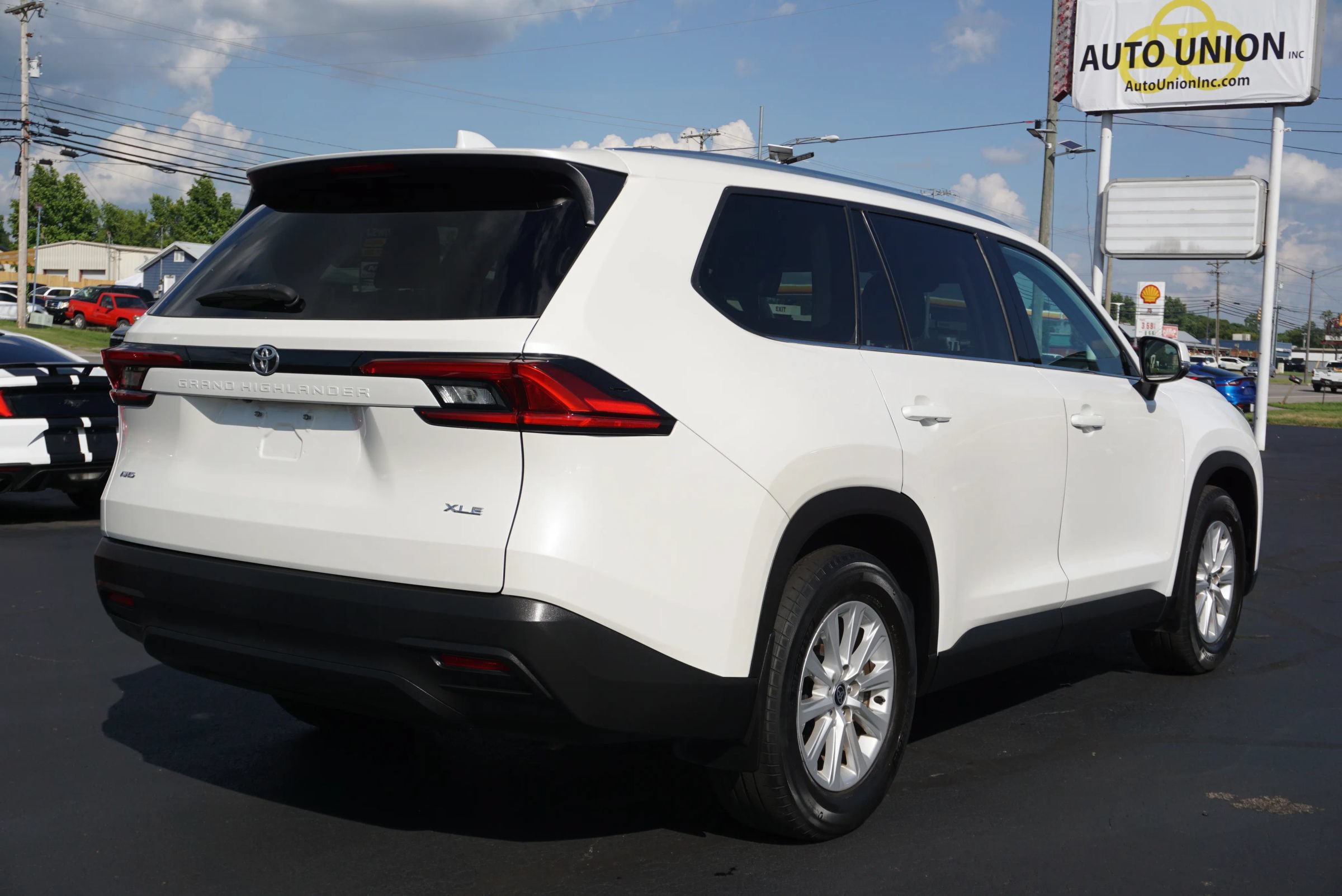 Used 2024 Toyota Grand Highlander AWD image 7