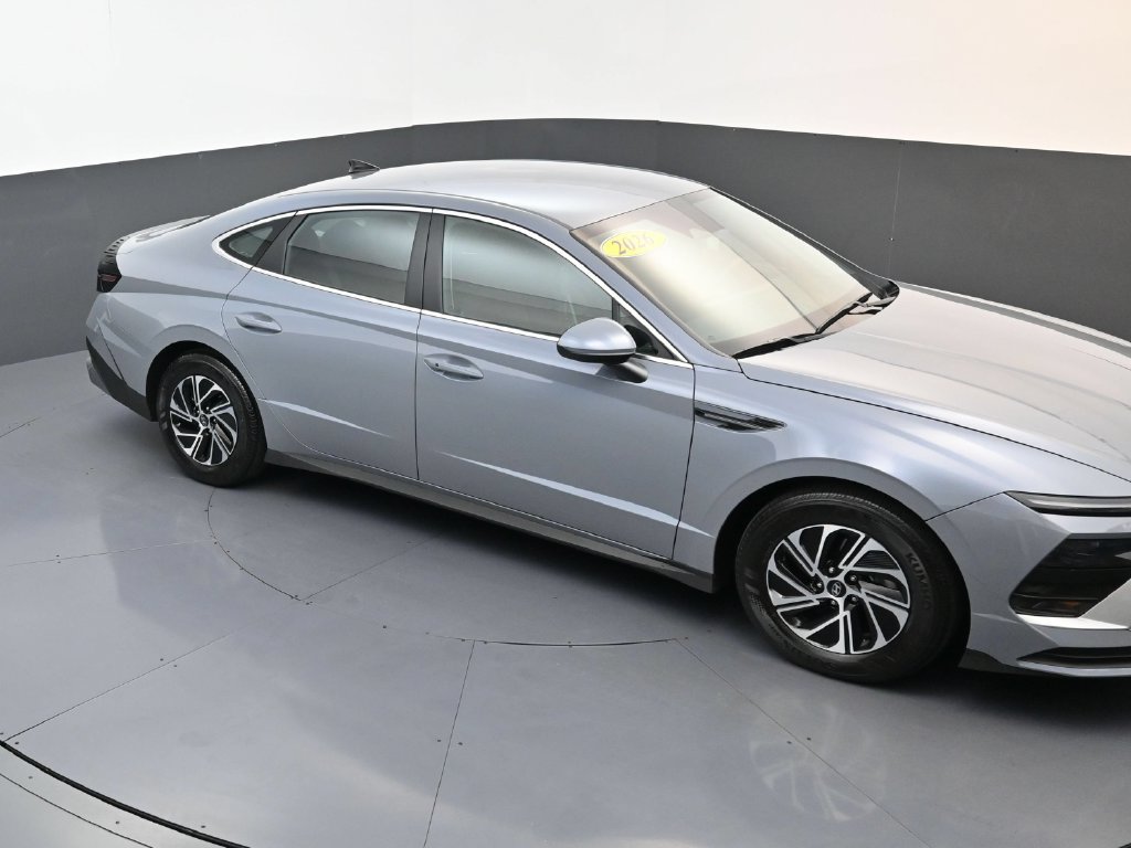 Certified 2026 Hyundai Sonata Blue FWD image 15