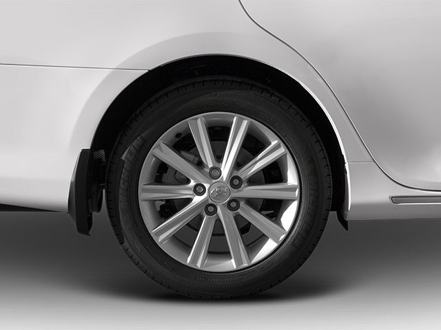 Used 2013 Toyota Camry XLE w/ Leather Pkg FWD image 12