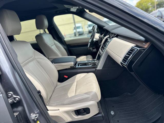 Used 2020 Land Rover Discovery HSE AWD/4WD image 21