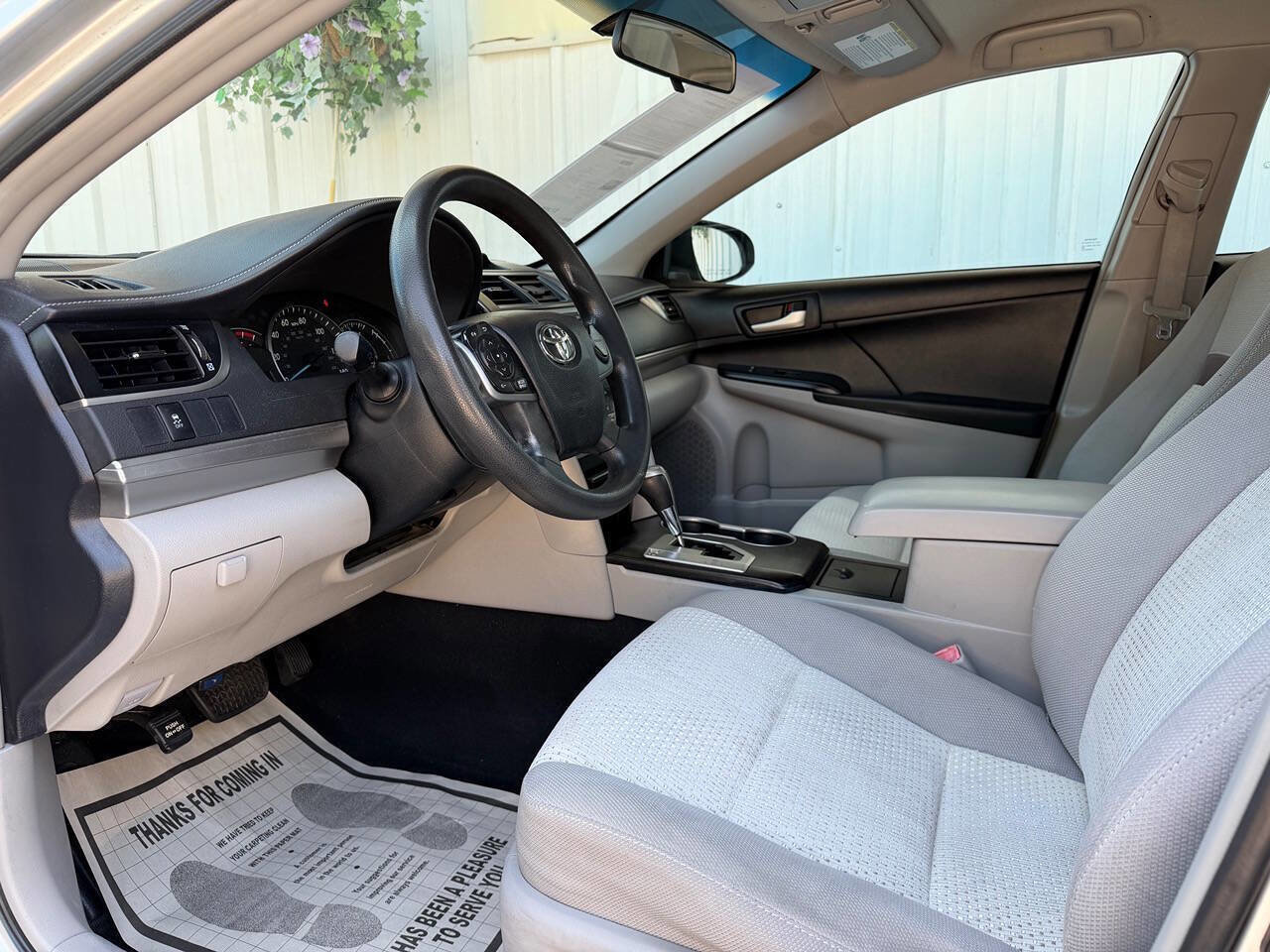 Used 2012 Toyota Camry LE FWD image 11