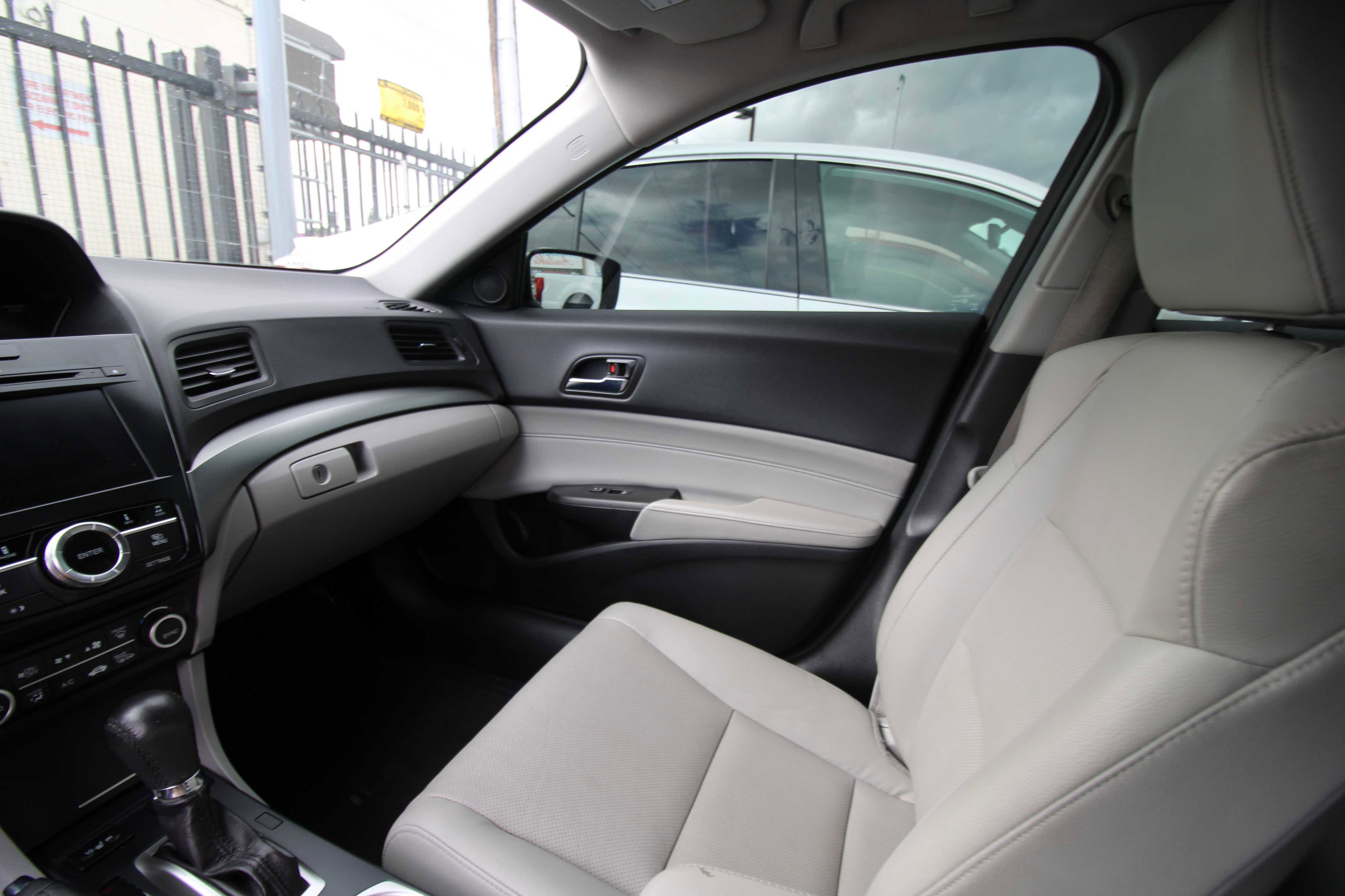 Used 2017 Acura ILX image 20