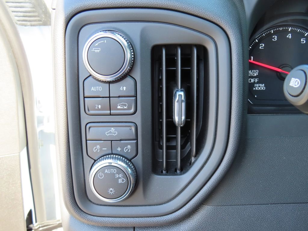 Used 2023 GMC Sierra 1500 Pro w/ Convenience Package AWD/4WD image 8