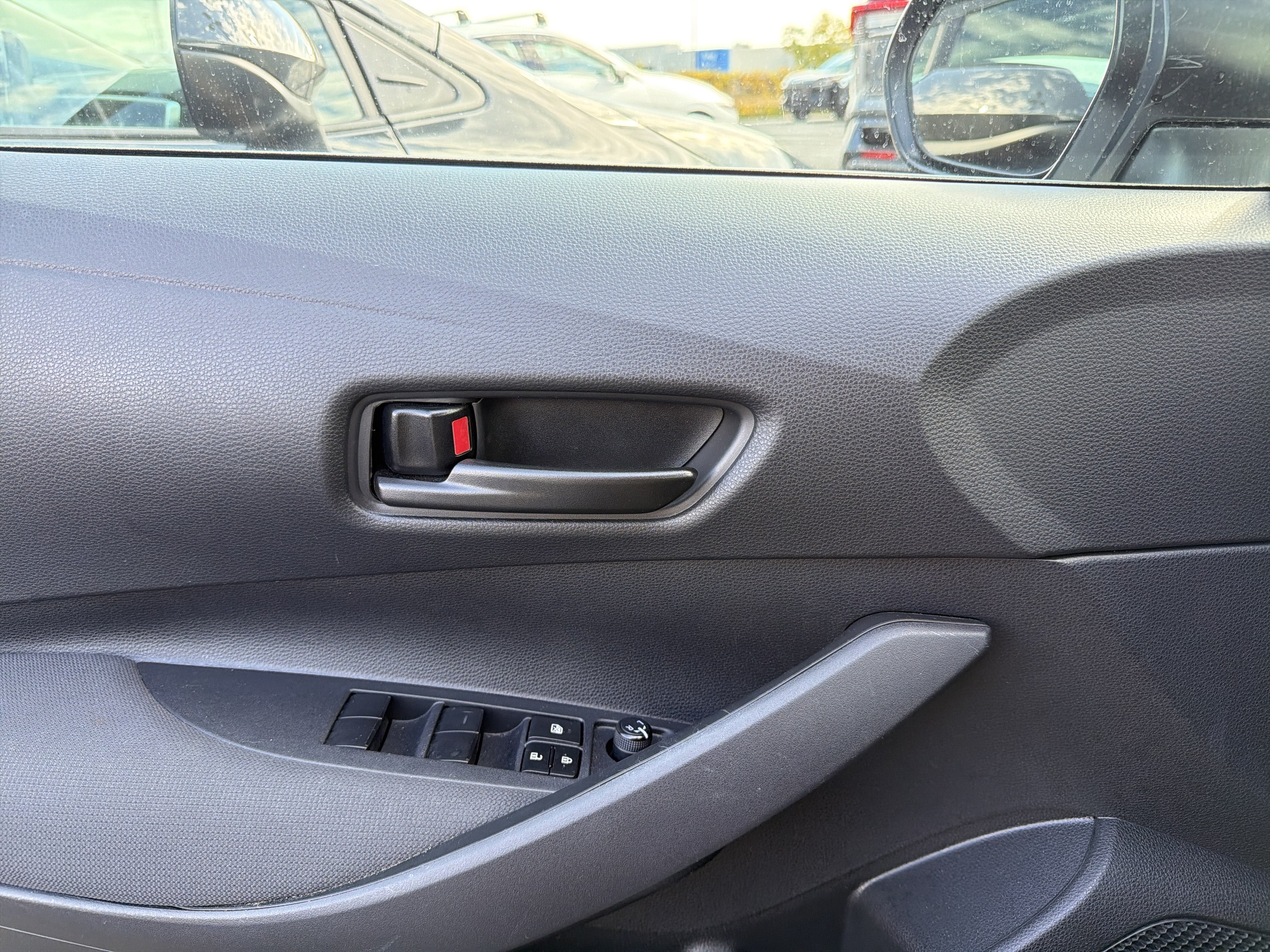 Used 2024 Toyota Corolla LE FWD image 12
