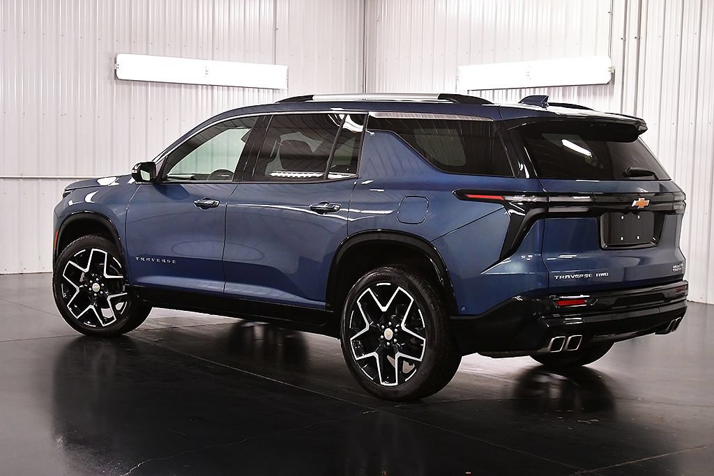 Used 2026 Chevrolet Traverse High Country w/ LPO, Floor Liner Package AWD/4WD image 5