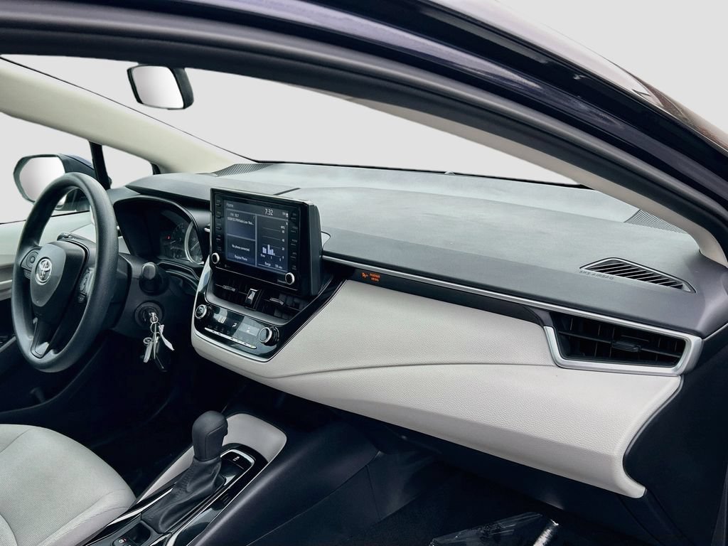 Used 2022 Toyota Corolla LE FWD image 26