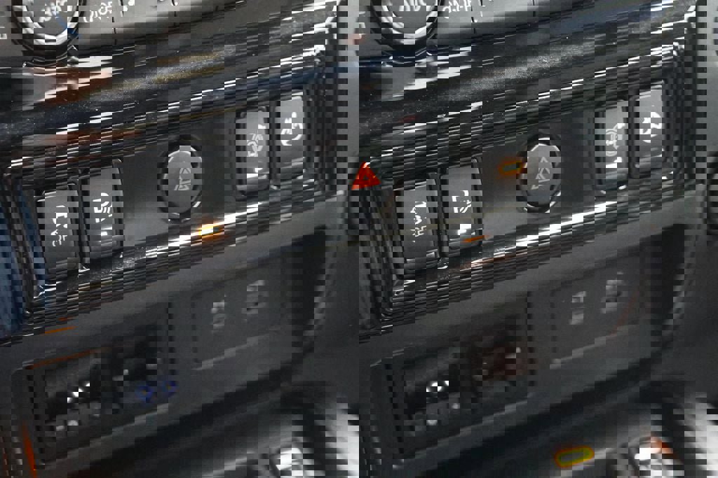 Used 2023 Nissan Titan PRO-4X w/ Pro-4x Convenience Package image 30