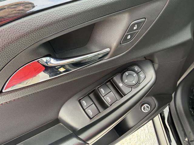 Used 2023 Chevrolet TrailBlazer RS w/ Sun and Liftgate Package image 32