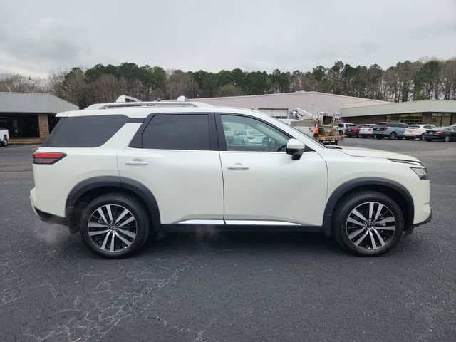 Used 2024 Nissan Pathfinder Platinum w/ Cargo Package image 6