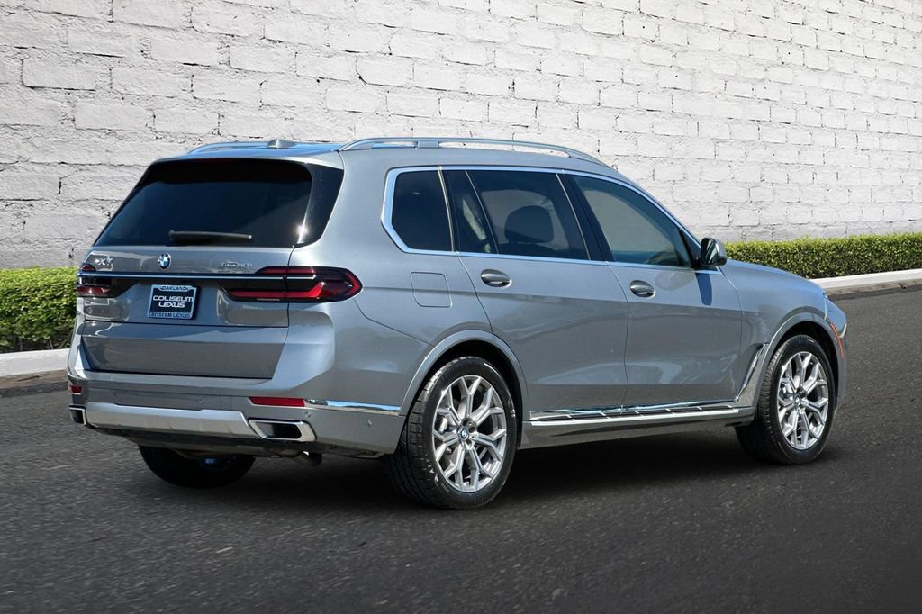 Used 2026 BMW X7 xDrive40i AWD/4WD image 4