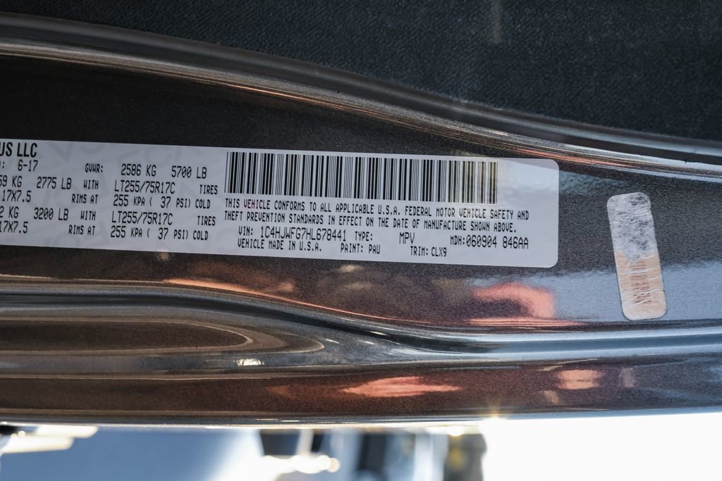 Used 2017 Jeep Wrangler Unlimited Rubicon image 64