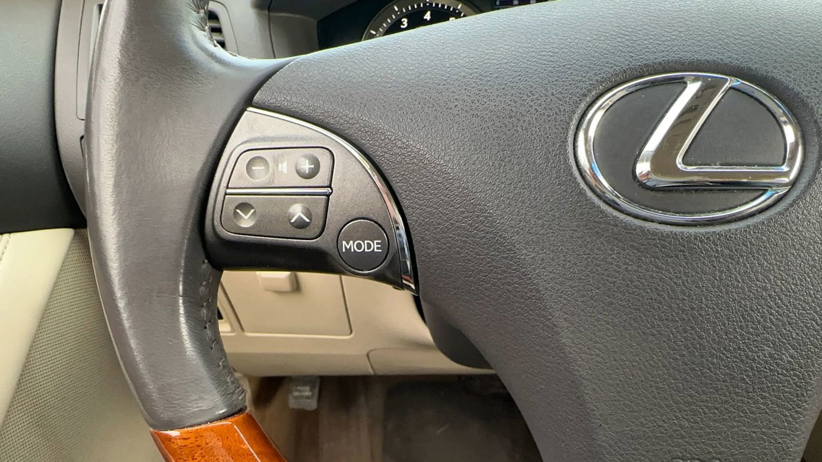 Used 2010 Lexus ES 350 image 14