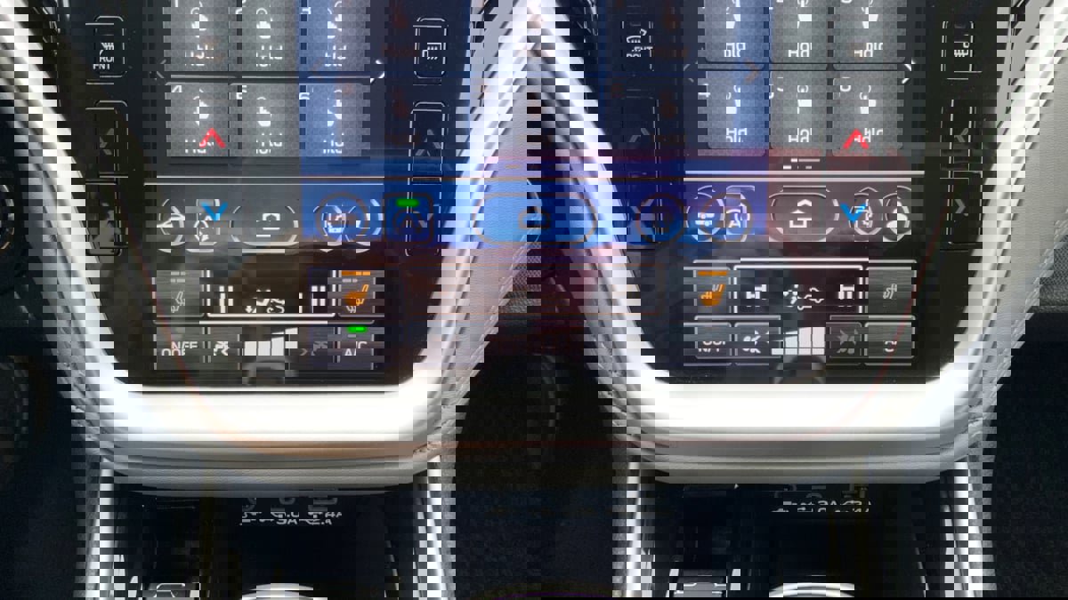 Used 2023 Subaru Outback Premium image 33