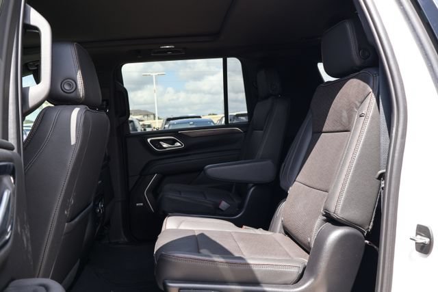 Used 2024 Chevrolet Suburban High Country w/ Premium Package 2 RWD image 7