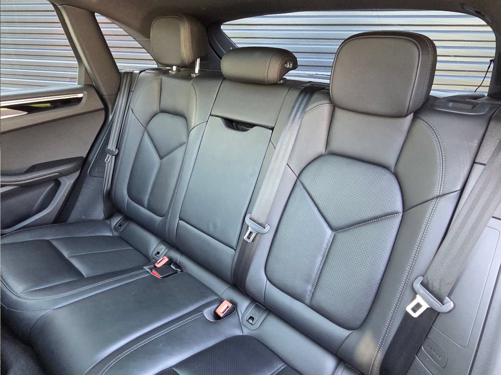 Certified 2019 Porsche Macan S AWD/4WD image 16