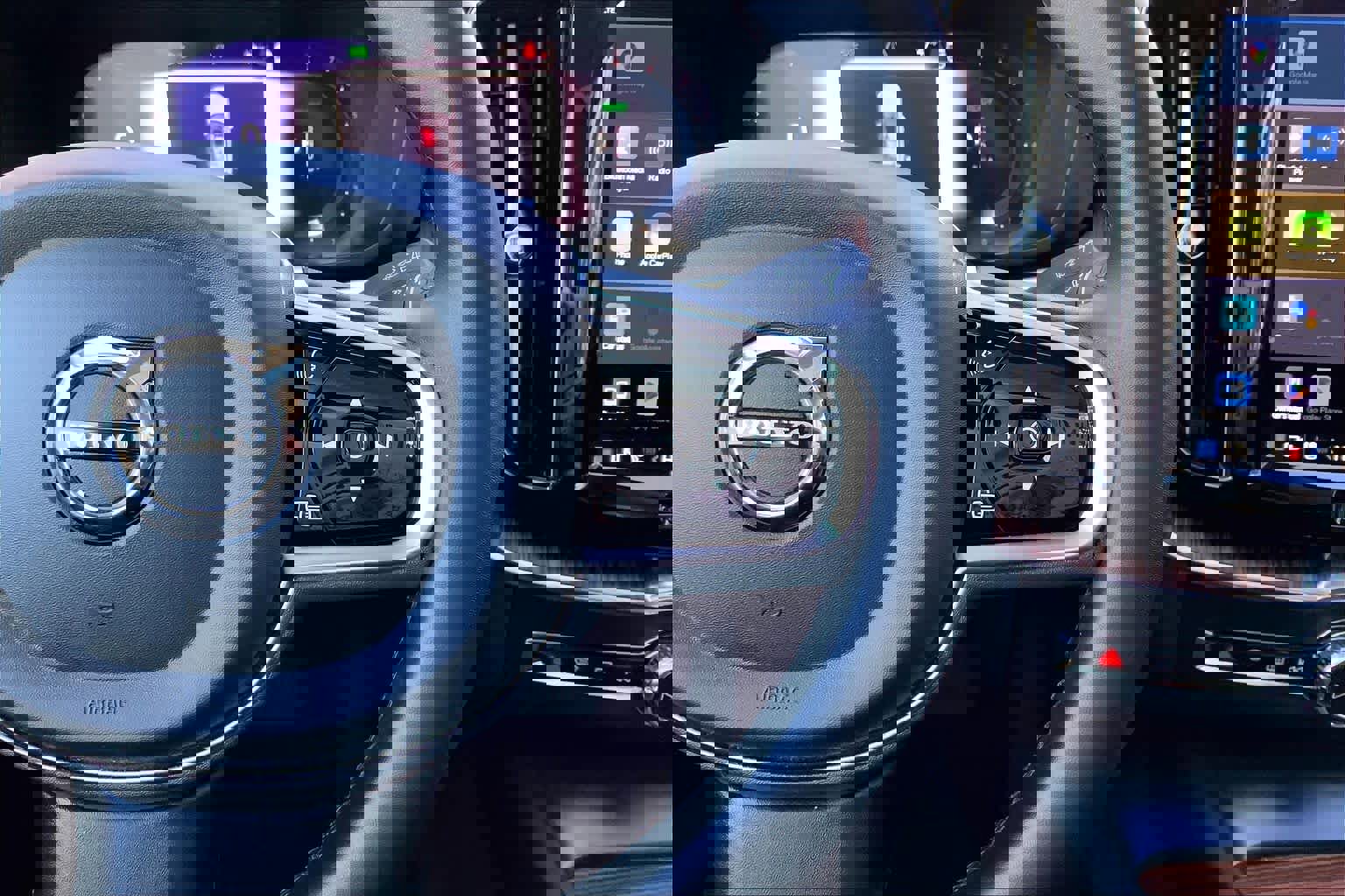 Certified 2023 Volvo XC60 T8 Plus w/ Climate Package image 24