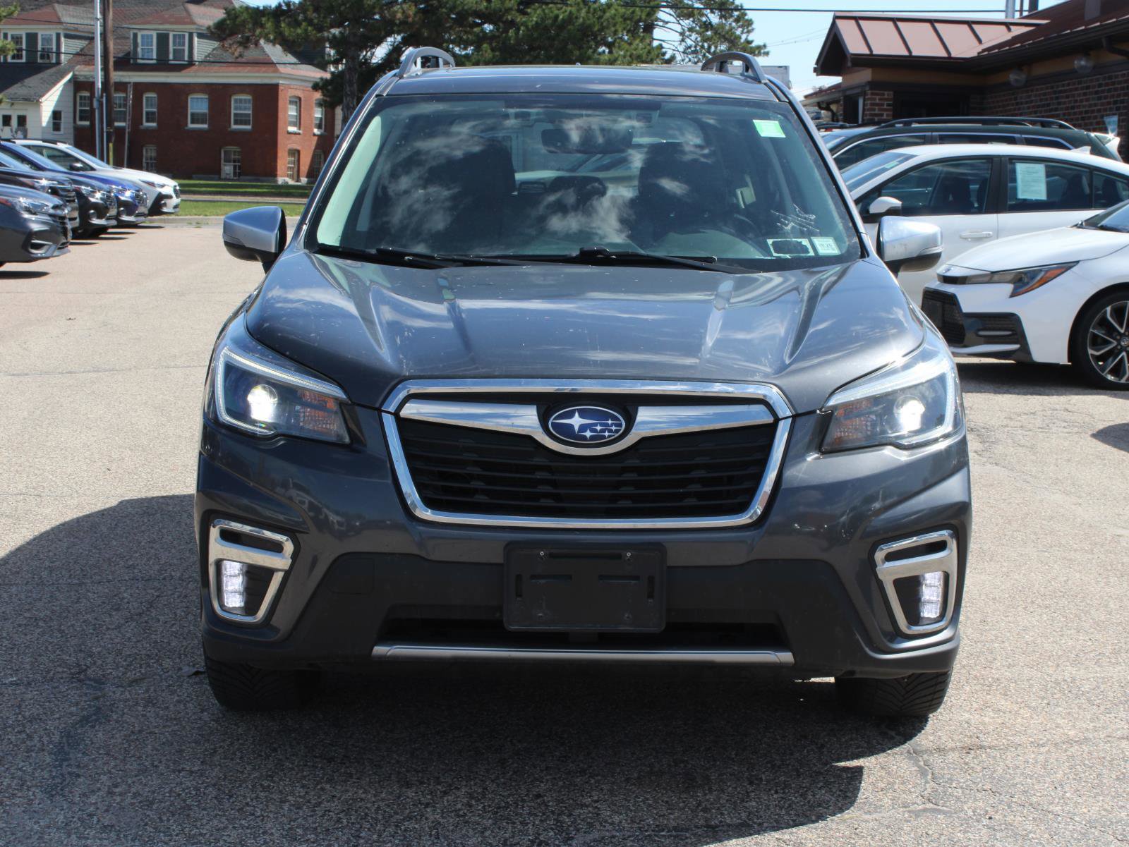 Used 2021 Subaru Forester Touring image 2
