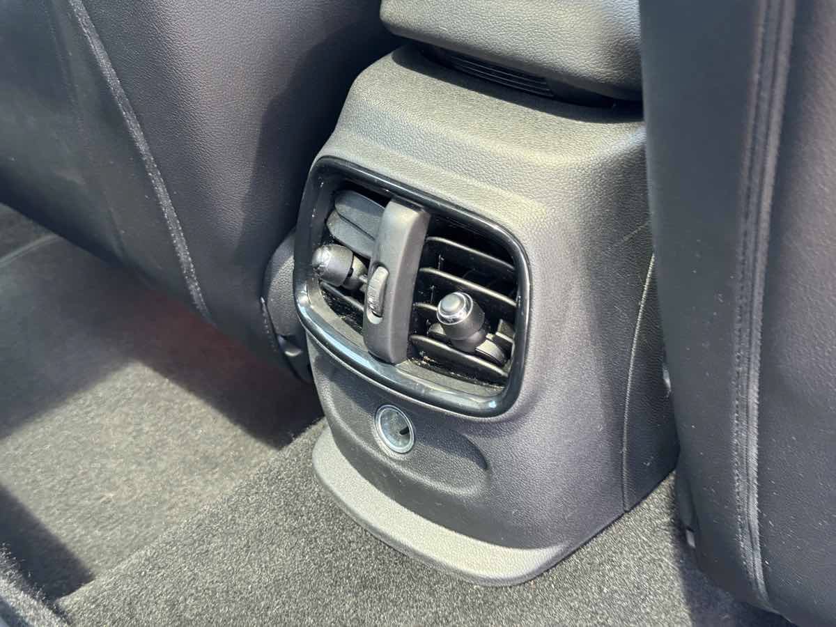 Used 2016 MINI Cooper Clubman FWD image 16