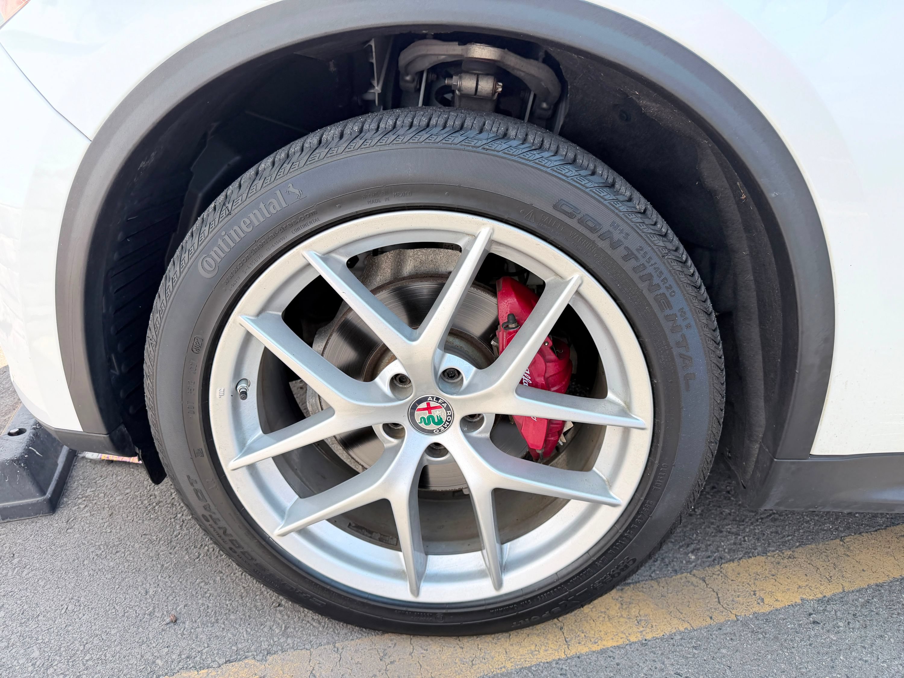 Used 2019 Alfa Romeo Stelvio Ti Sport w/ Quick Order Package 22S Sport AWD/4WD image 38