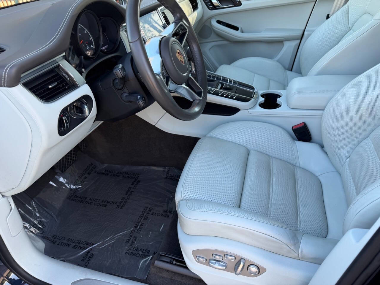Used 2017 Porsche Macan Turbo image 13