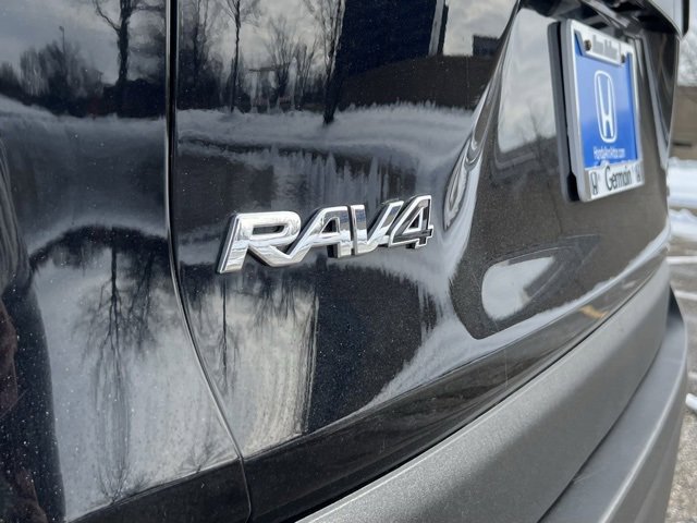Used 2020 Toyota RAV4 XLE image 12