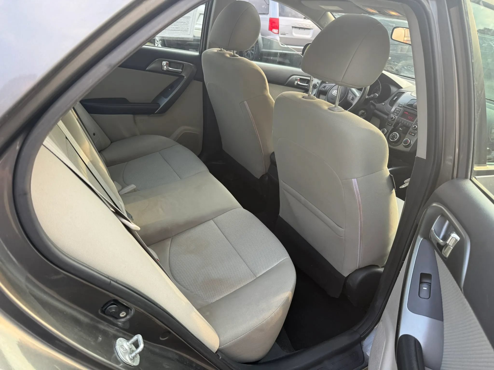 Used 2013 Kia Forte EX w/ Premium Pkg FWD image 14