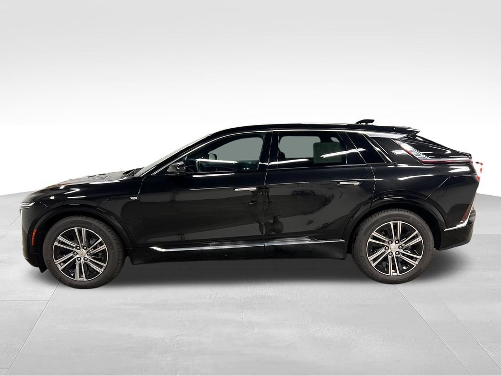 Certified 2024 Cadillac Lyriq Luxury AWD/4WD image 5
