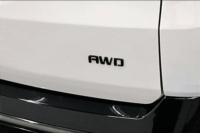 Used 2022 Chevrolet Traverse Premier w/ Redline Edition AWD/4WD image 9