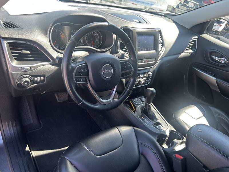 Used 2019 Jeep Cherokee Latitude Plus FWD image 8