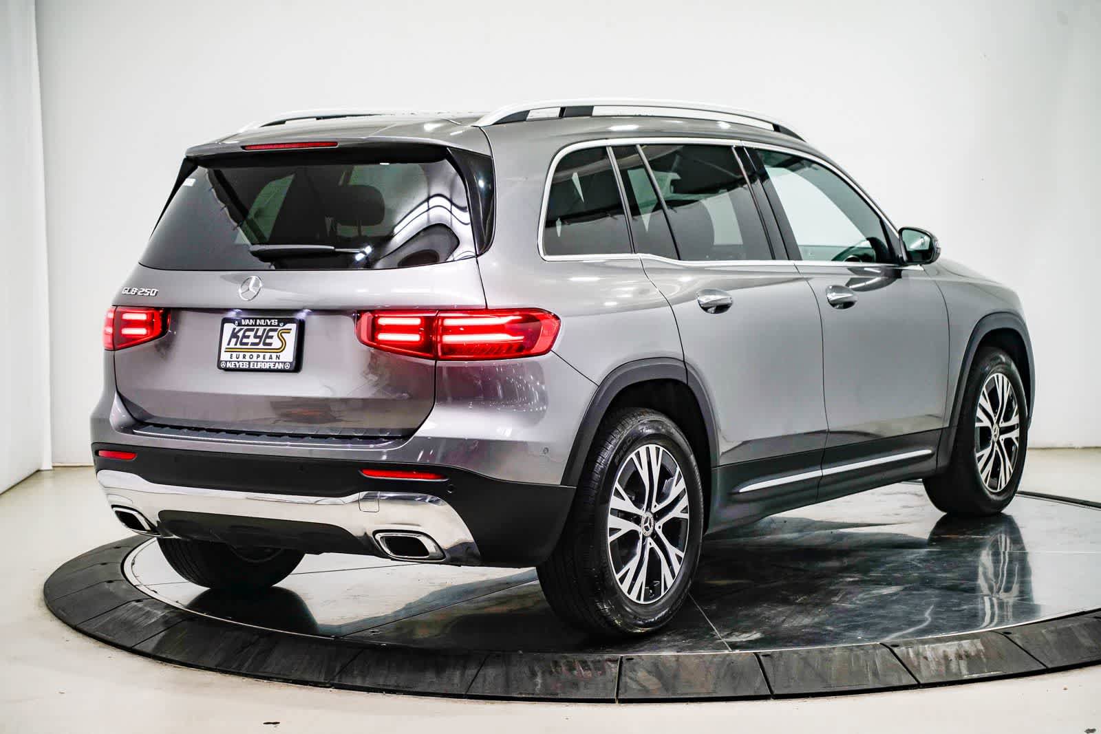 Used 2026 Mercedes-Benz GLB 250 image 4