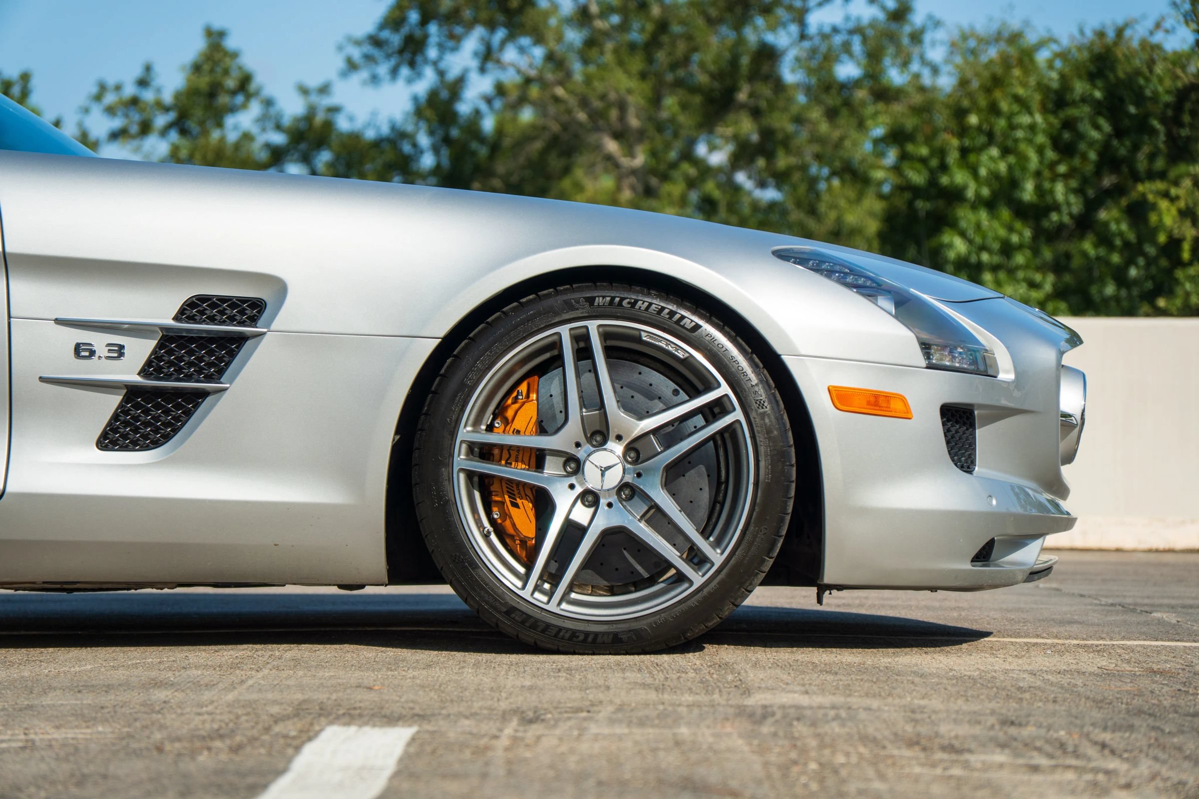 Used 2012 Mercedes-Benz SLS AMG Roadster image 17