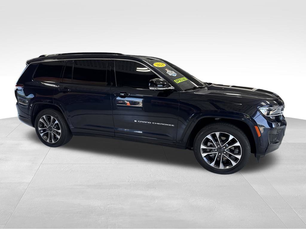 Used 2024 Jeep Grand Cherokee L Overland w/ Advanced Protech Group III AWD/4WD image 10