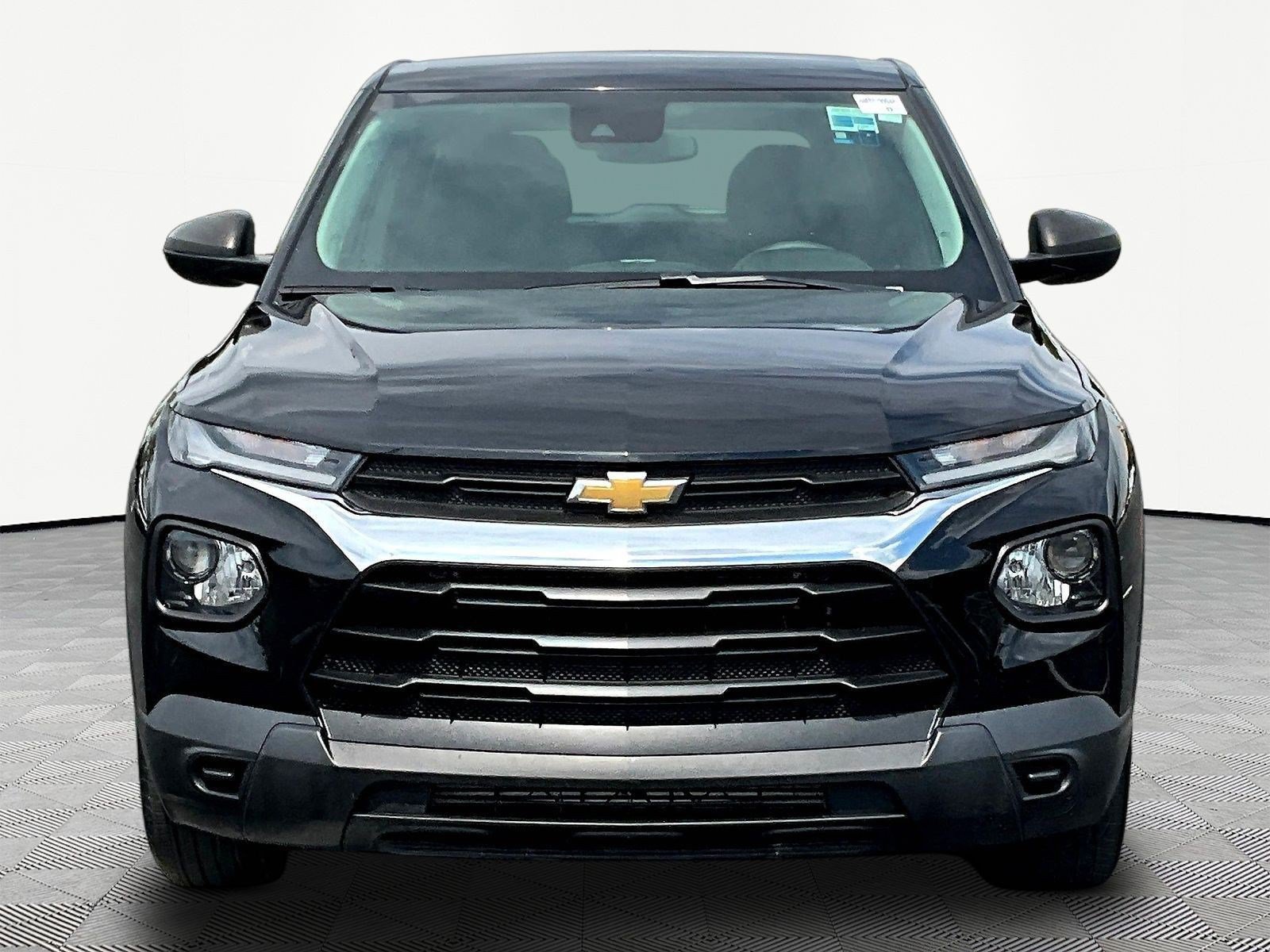 Used 2021 Chevrolet TrailBlazer LS FWD image 2