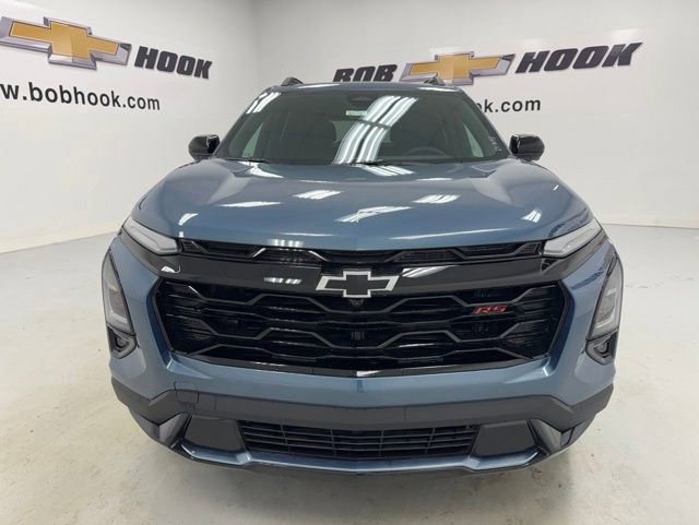 New 2026 Chevrolet Equinox RS w/ Convenience Package III FWD image 2