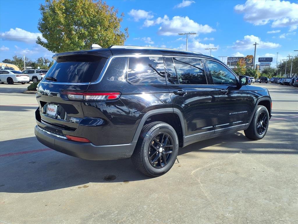 Used 2023 Jeep Grand Cherokee L Laredo w/ Luxury Tech Group I image 4