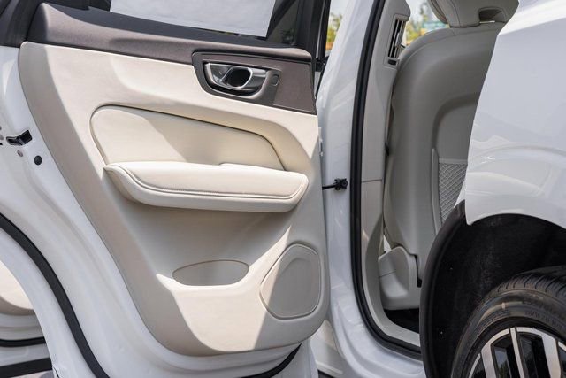 Used 2026 Volvo XC60 B5 Ultra w/ Protection Package Premier image 31
