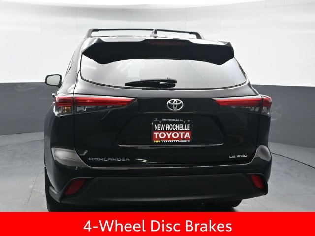 Used 2023 Toyota Highlander LE AWD/4WD image 5