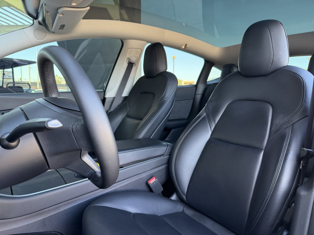 Used 2020 Tesla Model Y Long Range image 33