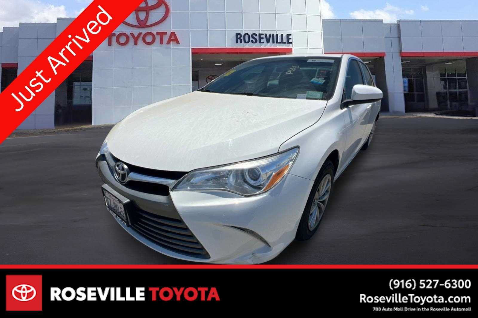 Used 2017 Toyota Camry LE FWD image 1