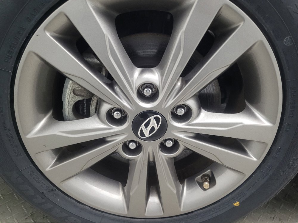 Used 2018 Hyundai Elantra Value Edition w/ Cargo Package image 31
