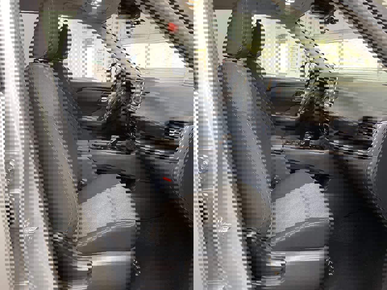 Used 2025 Nissan Rogue SV image 17